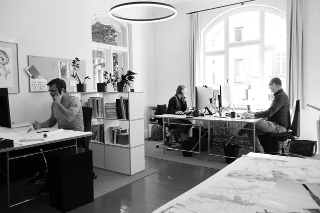Weimarer Niederlassung · Stadtplanung und Architektur harmonieren im Grand Salon.