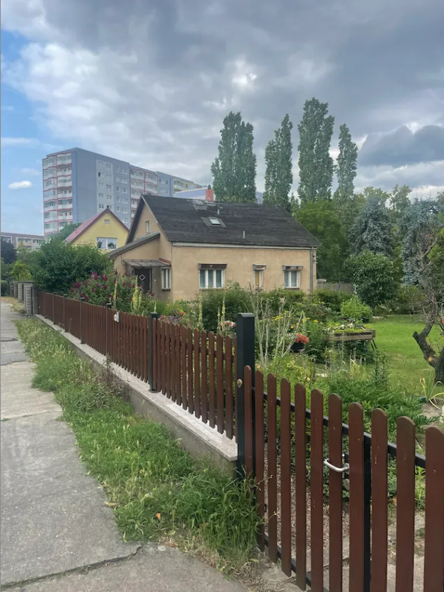 Einfamilienhaus vs. Großwohnsiedlung