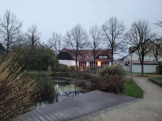 Blick auf das Alte Feuerwehrhaus und die Pfitschn