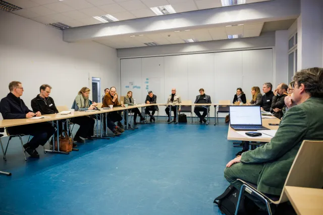 Zwischenwerkstatt 1 Runder Tisch