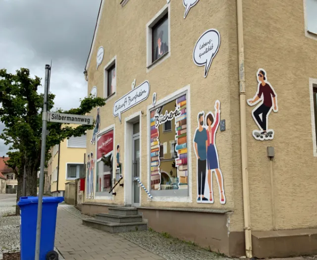 Bücherei als Zwischennutzung in einem Leerstand am Marktplatz