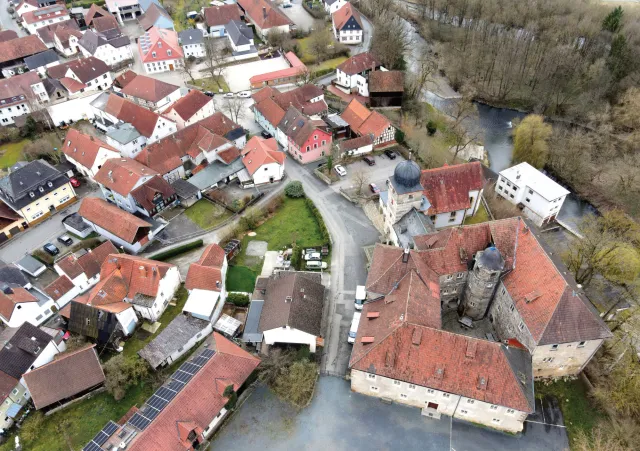Schloss, Kirche und Marktplatz von Redwitz