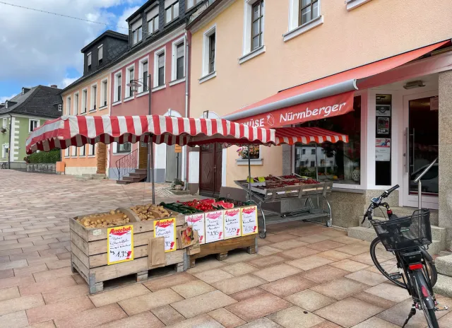 Lebensmittelladen in der Weißenstädter Straße