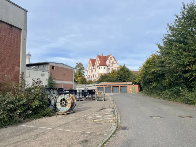 Blick über das Werksgelände zum Schloss Ratibor